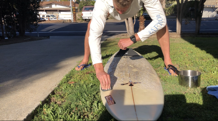 how to remove surfboard wax